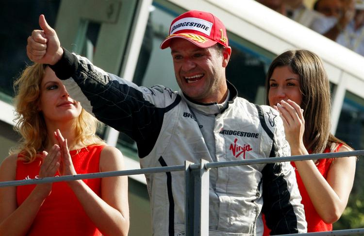 En tilfreds Rubens Barrichello efter karrierens 11. grandprixsejr. 