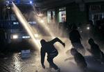 Demonstranter angreb politiet i Hamburg. 