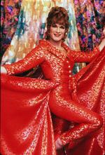 En af Swayzes mere skæve roller var i filmen med den fantastiske titel 'To Wong Foo Thanks for Everything, Julie Newmar' fra 1995, hvor han spillede dragdronningen Vida. Også Wesley Snipes og John Leguizamo var med i filmen. 