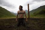 Mads Mikkelsen spiller en mellemting mellem en træl, en gladiator og en menneskelig kamphund i 'Valhalla Rising'. 