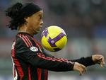 Ronaldinho er blandt de mulige modstandere for AaB, der kan få storhold som AC Milan, Valencia, Deportivo La Coruna, Galatasaray eller Ajax som modstander i dagens Uefa Cup-lodtrækning. 