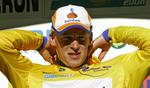 Hollandske Robert Gesink var iført den gule førertrøje under Paris-Nice sidste år. Arkivfoto. 