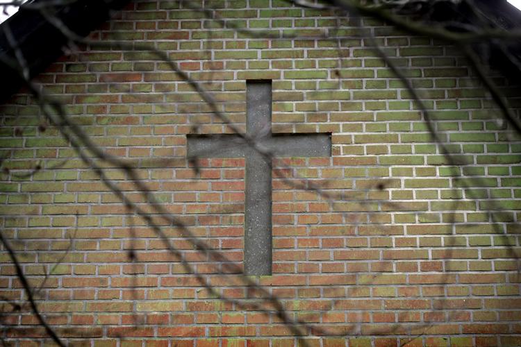 Evangelist er gået til modangreb på Børns Vilkår, som tidligere på året anklagede organisationen for at begå overgreb på et 11-årigt barn. Formanden for Børns Vilkår trækker dog blot lidt på skuldrene over erstatningskravet. Arkivfoto fra Evangelists bygning i byen Arnborg. 