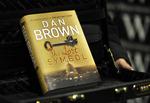 Den første udgave af Dan Browns nyeste bog i trilogien om Robert Langdon, 'The Lost Symbol', er afbilledet i verdens største boghandel, Waterstone's Picadilly i London. 