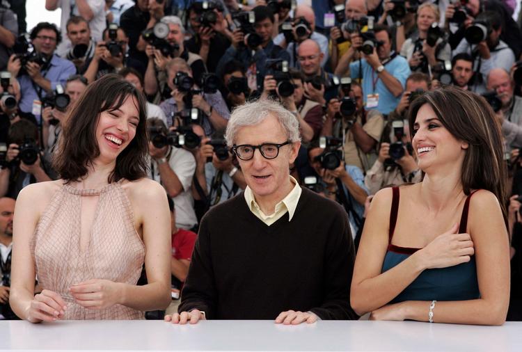 Kongen af film om sidespring og menneskelig dårskab mellem skuespillerne Rebecca Hall og Penelope Cruz ved Cannes Festival. 