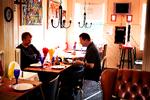 Med Café Krejleren har Valby fået et tapaskøkken ud over det sædvanlige. I lokaler, der er langt ud over det sædvanlige. Det er godt for tungen, men skidt for øjet. Foto: Astrid Dalum 