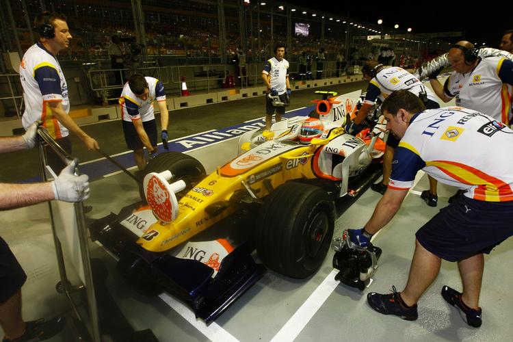 Ledelsen hos Formel 1-teamet Renault  fralægger sig ansvaret i sagen om aftalt spil. Arkivfoto. 