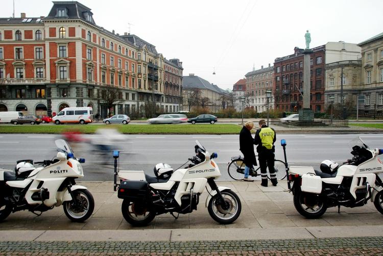 Politiet på cykelrazzia i København. Arkivfoto. 