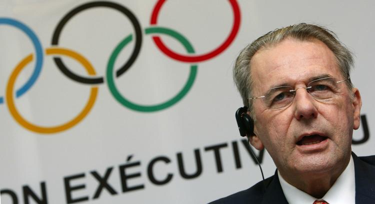 Præsidenten for den olympiske komite, Jacques Rogge, ser frem mod et meget tæt opløb om OL-værtsskabet ved konferencen i København. Arkivfoto. 