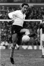 Ardiles (billedet) kom til Tottenham efter VM i 1978 og blev et stort hit. Efter den aktive karriere har han været træner for bl.a. Newcastle, Tottenham og West Bromwich - og senest i en klub i Paraguay. Arkivfoto. 