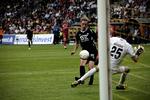 Søren Rieks scorer det første af sine to mål mod FC Nordsjælland. 