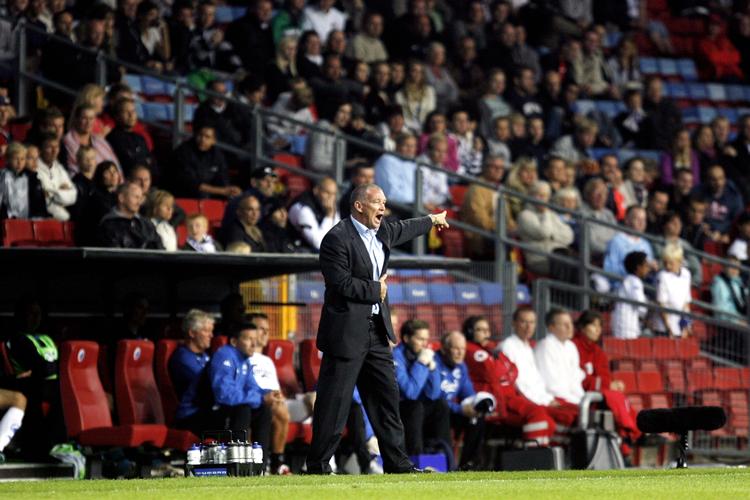 John 'Faxe' Jensen forsøgte uden held at få dirigeret sit hold frem til sejr mod FC København. 