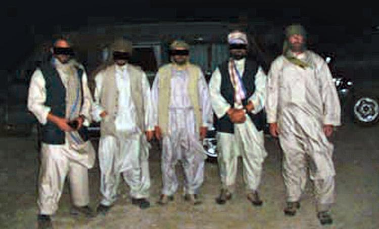 Bogen 'Jæger - i krig med eliten' har bragt sindene i kog, fordi den fortæller om operationer i Irak og Afghanistan. Foto fra bogen. 