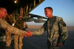 General Stanley McChrystal vil have flere udenlandske soldater til Afghanistan , hvor de skal beskytte afghanerne.  Arkivfoto 