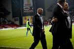 Der var opmuntringer fra Ståle Solbakken og Flemming Østergaard, da John 'Faxe' Jensen i Parken led sit ottende nederlag i ni kampe som Randerstræner. 