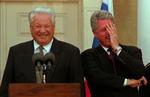 Boris Jeltsin og Bill Clinton havde et godt forhold til hinanden. Til gengæld havde både de amerikanske og de russiske sikkerhedsfolk et hyr med at holde styr på den russiske præsident. 