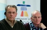 John Furlong (th.) sammen med IOC's præsident Jacques Rogge synes, det er i orden, at Canadas atleter får adgang til de olympiske anlæg. Arkivfoto. 