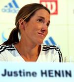 Justine Henin meddelte 14. maj i fjor på et pressemøde, at hun indstillede karrieren. Nu er den tidligere belgiske verdensetter på vej tilbage. Arkivfoto. 