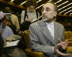 »Vores videnskabsmænd har bygget en ny generation af centrifuger«, siger den iranske atomchef, Ali Akbar Salehi. 