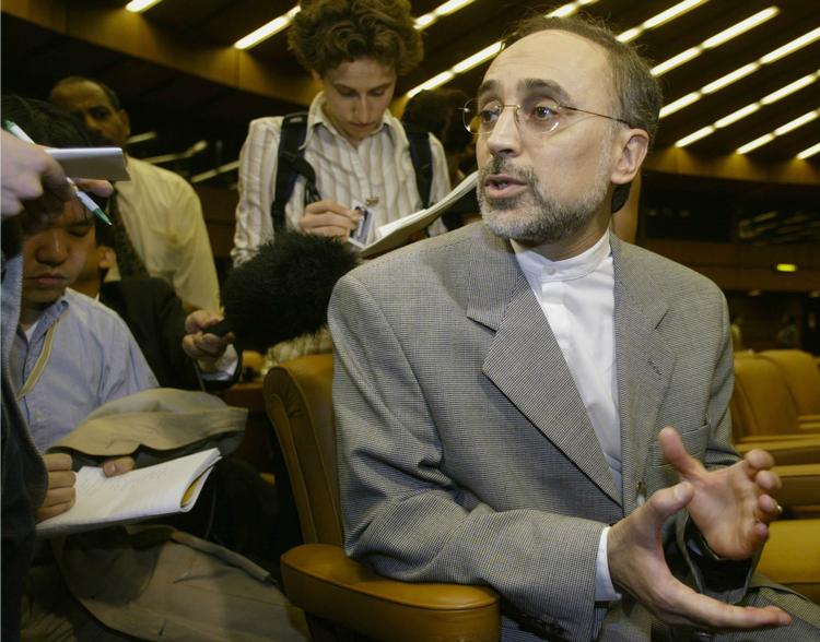 »Vores videnskabsmænd har bygget en ny generation af centrifuger«, siger den iranske atomchef, Ali Akbar Salehi. 