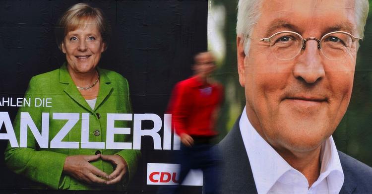 De to hovedkombattanter ved det tyske valg på søndag Angela Merkel fra de kristelige demokater og socialdemokraternes Frank-Walter Steinmeier. 