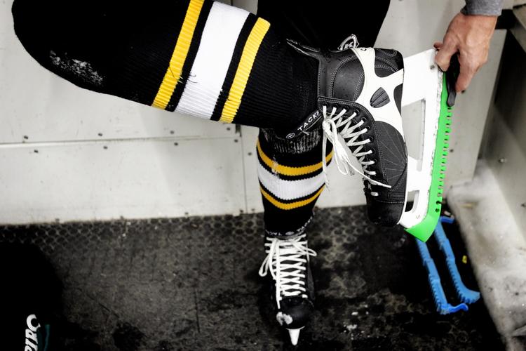 Herlev Hornets-spillerne skal ikke have skøjterne på fredag, hvor ishockey-ligaen åbner en ny sæson. Arkivfoto. 