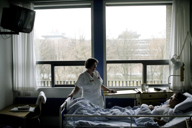 Lægerne og regionerne er enige om, at det skal være lettere for patienter at klage, hvis de mener, de hra fået en dårlig behandling. Arkivfoto. 