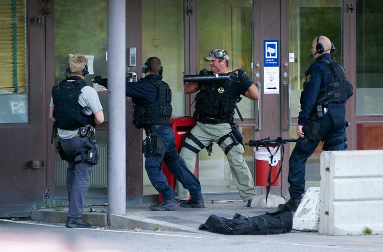 Svensk politi har ifølge Aftonbladet kig på en 40-årig mafialeder fra Balkan. 