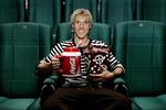 Fra januar kan man sætte sig til rette i biografsædet til ugens filmpremierer allerede om torsdagen. 