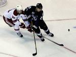 Den danske ishockeyspiller Mikkel Bødker (tv.) får snart ny træner. Arkivfoto. 