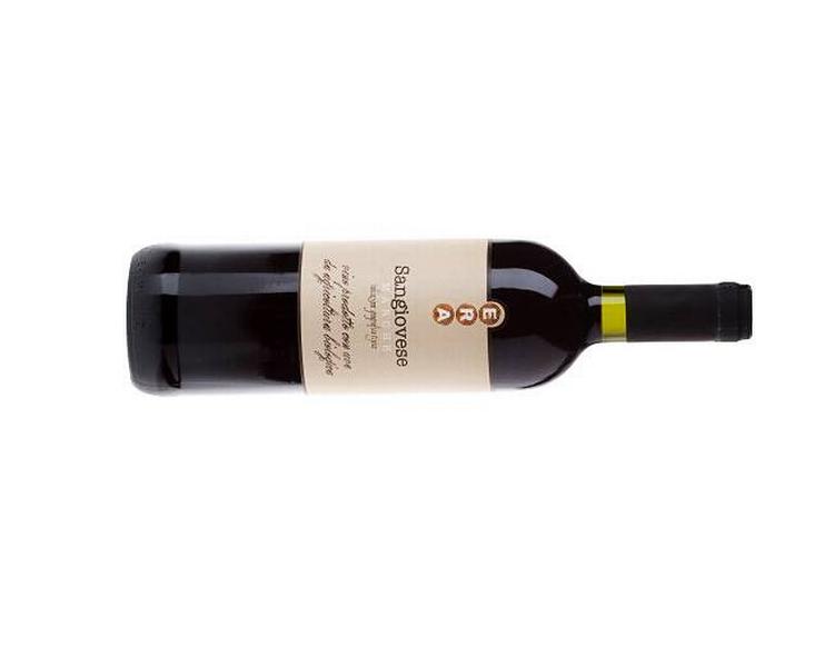 Anmelderen kalder denne sangiovese for en nydelig lille øko-vin. I uge 40 kan man få 3 flasker for 110 kr.