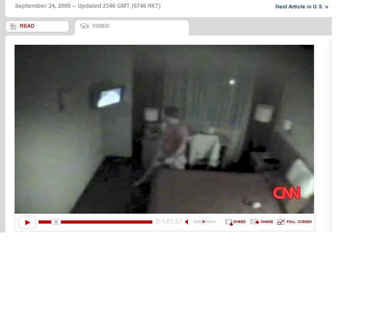 Billede af diplomaten på sit hotelværelse i Rusland. Videoen ligger på CNN's hjemmeside. Foto: CNN 
