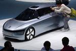 VW L1, der har plads til to personer, der skal sidde bag hinanden. Modellen er formentlig klar til salg i 2013. Foto: Frank Augstein/AP 