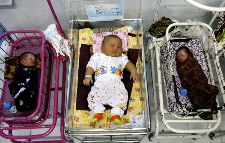 Den rekordtunge baby har fået navnet Akbar, der betyder 'den store' på arabisk 