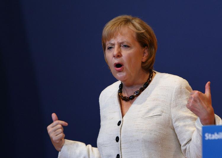 Angela Merkel risikerer igen at sætte et solidt forspring over styr. I morgen finder hun ud af, om hun kan fortsætte som tysk kansler. 
