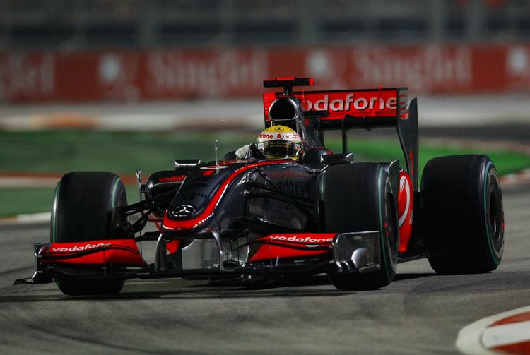Dden forsvarende verdensmester Lewis Hamilton har fundet farten efter en svingende sæson. 
