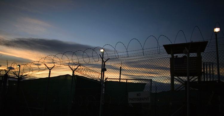 Solopgang over Guantanamo. 