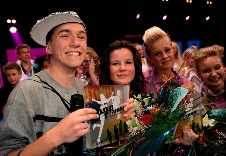 Pelleb og hans vinderhold efter sejren i MGP. 
