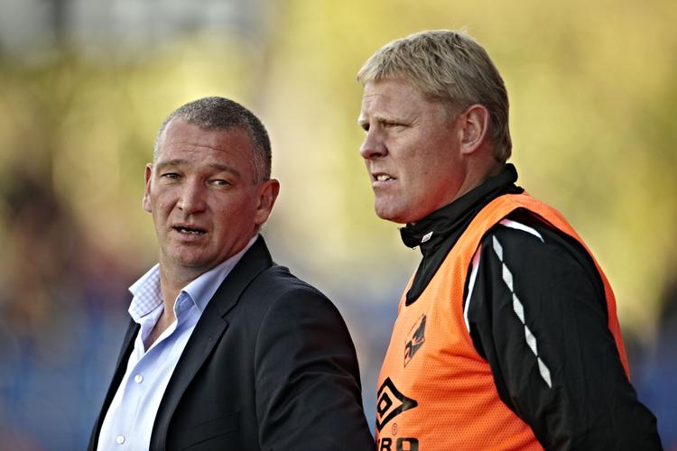 John Faxe Jensen og hans assistent Henrik Larsen har været udsat for hård kritik af Stig Tøfting. Nu svarer Larsen igen. Arkiv 