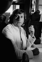 Roman Polanski fotograferet i 1977, samme år som han forgreb sig mod en kun 13-årig pige. 