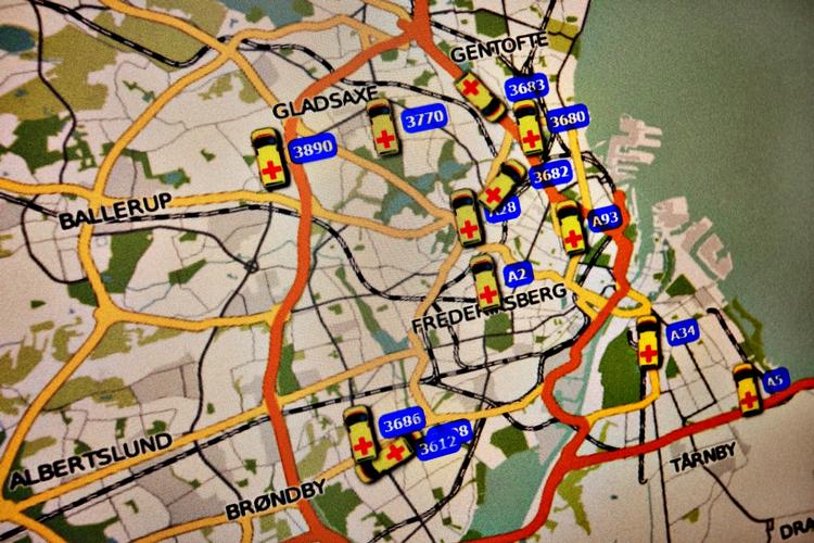 Ambulancekort på den vagtcentral, hvorfra Region Hovedstaden dirigerer sine ambulancer rundt i regionen. 