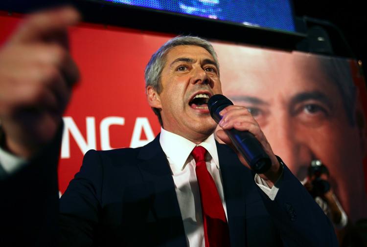 Selv om det socialistiske PS-parti tabte otte procentpoint af sine stemmer, så står Jose Socrates alligevel som vinder af valget i Portugal. 