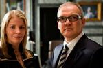 Charlotte Guldberg og Preben Kristensen spiller henholdsvis ministersekretær og departementchef i Justitsministeriet. Foto: Thomas Marott, DR. 