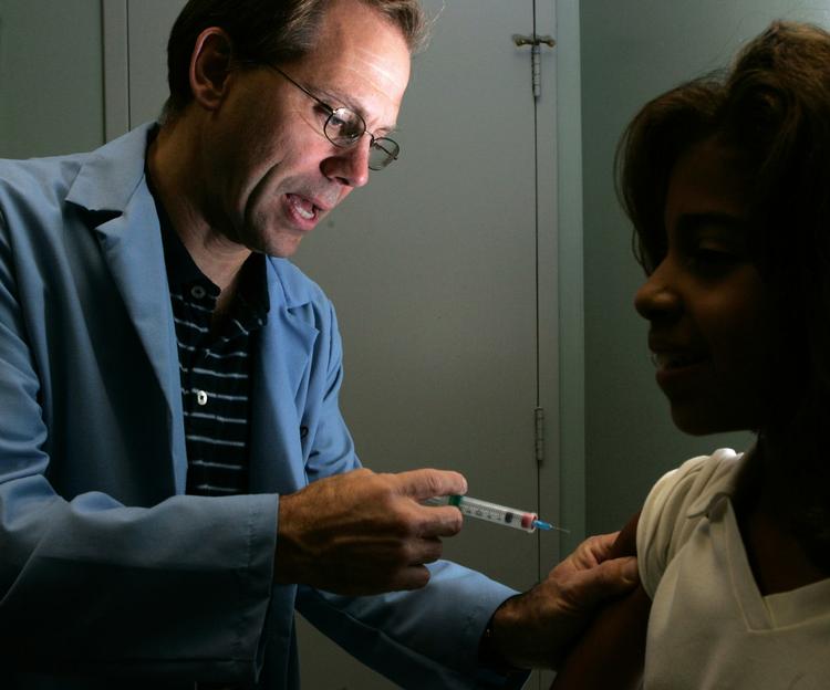 Vaccinen mod livmoderhalskræft er verdens første kræftvaccine. 
