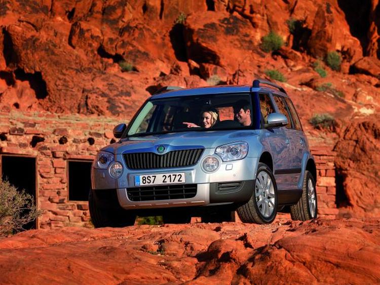 Skoda Yeti ligner VW Tiguan, men er 150.000 kroner billigere. Den er klar til de danske købere nu. 