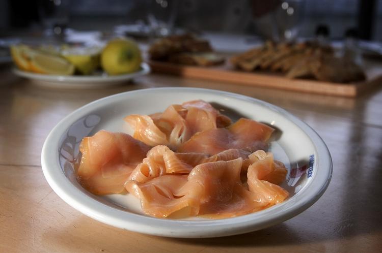 Du kan ikke regne med at få den mængde fisk, som der står på pakken. En test viser, at der konsekvent er mindre fisk i glas, dåser og pakninger, end der står under 'nettovægt' udenpå. 
