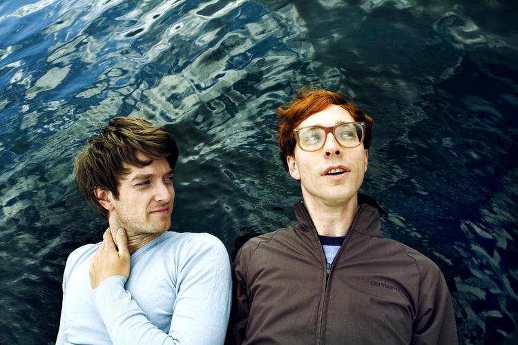 Erlend Øye (th.) fandt lykken i Berlin med The Whitest Boy Alive. Nu er han tilbage i Bergen hos makkeren Eirik Bøe. Foto: Åse Holte/EMI 