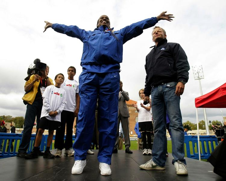 Før hun trak i det smarte aften-dress til 'dinner-afterparty' på Vega, havde den tidligere løbestjerne Jackie Joyner-Kersee afset tid i går til træning med danske løbere på Østerbro i København. 