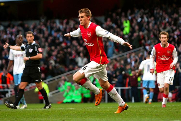 Nicklas Bendtner fejrer en scoring i en tidligere kamp for Arsenal. Arkivfoto. 
