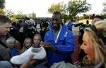 Michael Johnson vandt OL-guld på hjemmebane i Atlanta i 1996, og kunne godt tænke sig, at andre amerikanske atleter fik den samme mulighed i 2016. Arkivfoto. 